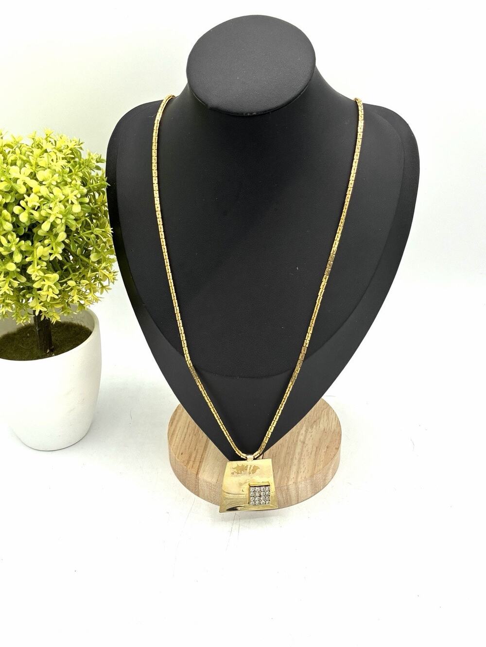 Celebrity NY Gold Tone Square Pendant Necklace Rhinestone Vintage 70s